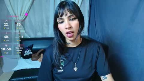 Snapshot of skinny_emily chatting on July 8, 1:32 am Emily Rojas online show from July 8, 1:32 am