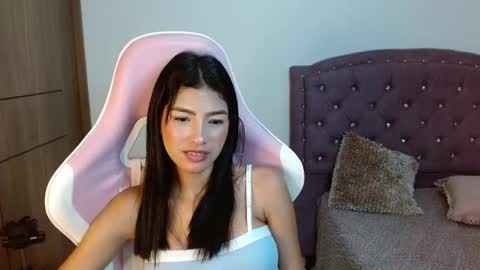 Snapshot of skinny_hailey1 chatting on March 5, 5:50 pm Hailey online show from March 5, 5:50 pm