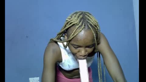 Snapshot of skinnybeauty1 chatting on March 30, 6:31 pm Linda independent model online show from March 30, 6:31 pm