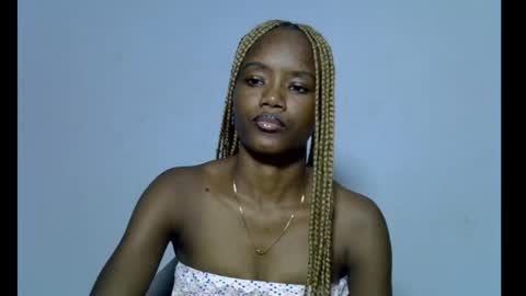 Snapshot of skinnybeauty1 chatting on April 3, 5:22 pm Linda independent model online show from April 3, 5:22 pm