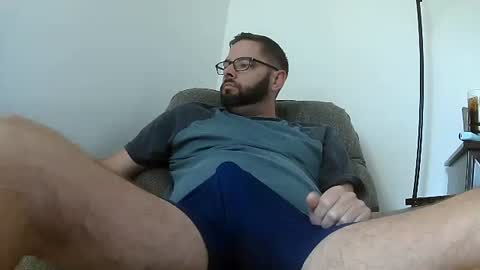 Snapshot of skinnydadbod chatting on October 10, 5:23 pm B online show from October 10, 5:23 pm