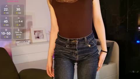 Ellie online show from May 16, 9:13 pm