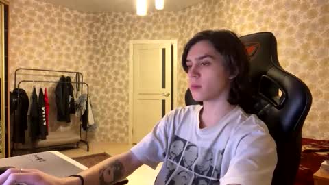 Snapshot of skinnyfitboi chatting on May 11, 6:27 pm skinnyfitboi online show from May 11, 6:27 pm