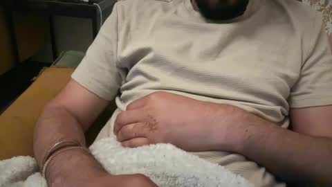 Snapshot of skinnyguyfun chatting on April 26, 10:40 pm skinnyguyfun online show from April 26, 10:40 pm