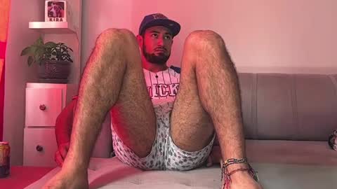 Snapshot of skinnylatin69 chatting on January 10, 7:11 pm skinnylatin69 online show from January 10, 7:11 pm