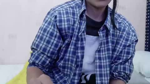 Snapshot of skinnyneighbour_ chatting on February 28, 2:56 am Karla online show from February 28, 2:56 am