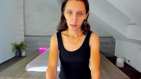 Snapshot of skinnystar_ chatting on September 30, 4:28 am Julia online show from September 30, 4:28 am