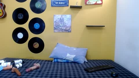 VERUS online show from April 4, 6:49 pm