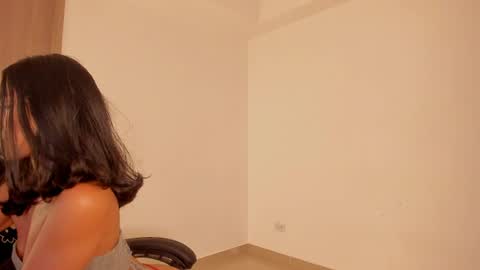 Snapshot of skinnyy__016__ chatting on June 20, 5:10 am Skinnyy online show from June 20, 5:10 am