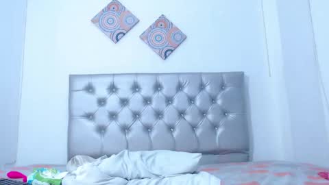 Snapshot of skinnyy_andtight chatting on February 23, 9:11 am Alexa online show from February 23, 9:11 am