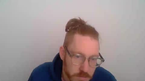 Snapshot of sklave_s chatting on April 26, 8:34 am sklave_s online show from April 26, 8:34 am