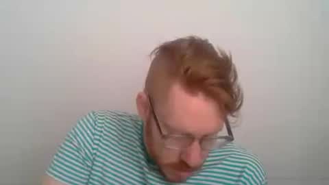 Snapshot of sklave_s chatting on May 1, 9:47 am sklave_s online show from May 1, 9:47 am