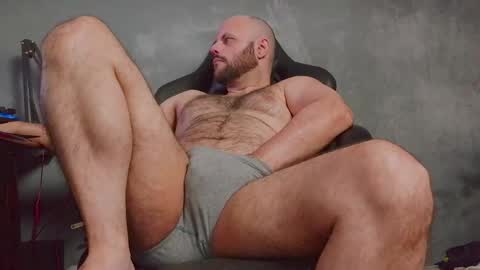 Snapshot of skullxxx83 chatting on June 1, 8:27 am Skull online show from June 1, 8:27 am