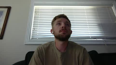 Snapshot of sky2273 chatting on July 31, 8:52 pm sky2273 online show from July 31, 8:52 pm