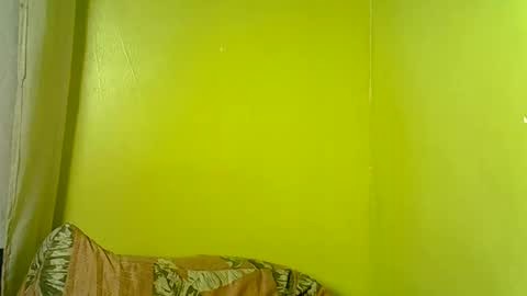 Snapshot of sky_beb chatting on May 23, 1:59 pm sky_beb online show from May 23, 1:59 pm
