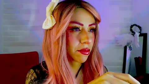 Snapshot of sky_girl1 chatting on December 1, 4:45 pm Mile online show from December 1, 4:45 pm