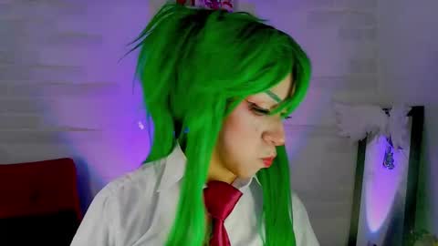 Snapshot of sky_girl1 chatting on December 16, 3:22 am Mile online show from December 16, 3:22 am