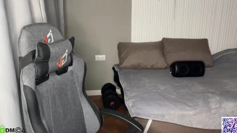 sky_hunter online show from October 25, 3:40 pm