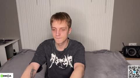 Snapshot of sky_hunter chatting on May 7, 6:24 pm sky_hunter online show from May 7, 6:24 pm