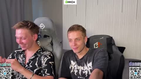 Snapshot of sky_hunter chatting on June 19, 1:04 pm sky_hunter online show from June 19, 1:04 pm