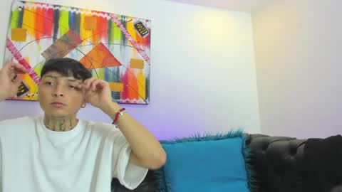 Snapshot of sky_n_zayn chatting on April 18, 11:25 am sky_n_zayn online show from April 18, 11:25 am