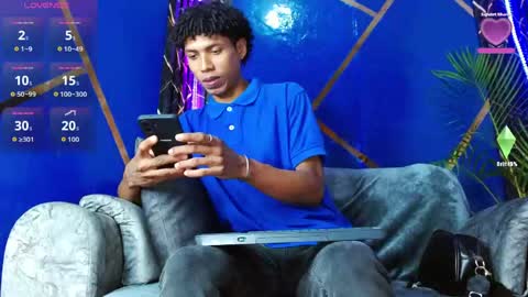Snapshot of sky_walkerss chatting on April 19, 5:12 pm sky_walkerss online show from April 19, 5:12 pm
