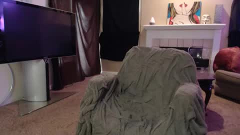 SKYLE   online show from February 2, 7:12 pm