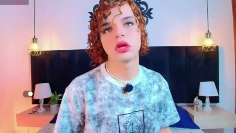 Snapshot of skyee_angel chatting on April 19, 1:21 pm Angel online show from April 19, 1:21 pm