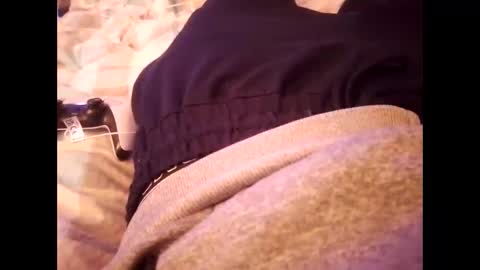 Snapshot of skyfalltoyou chatting on October 4, 2:09 am skyfalltoyou online show from October 4, 2:09 am