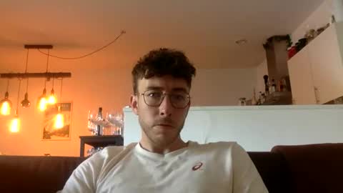 skyisthelimit1995 online show from September 14, 9:41 am