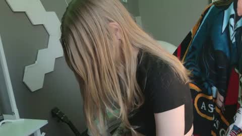 Snapshot of skyiswoke chatting on July 10, 1:03 pm Sky online show from July 10, 1:03 pm