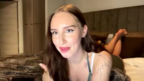 Skylar online show from December 17, 6:36 pm