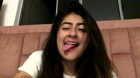 Skyler online show from May 16, 6:32 am