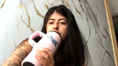 Skyler online show from May 18, 4:46 pm