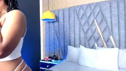 skylerbloom online show from January 10, 2:46 am