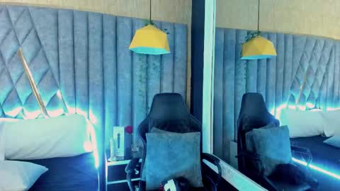 skylerbloom online show from March 2, 5:08 am