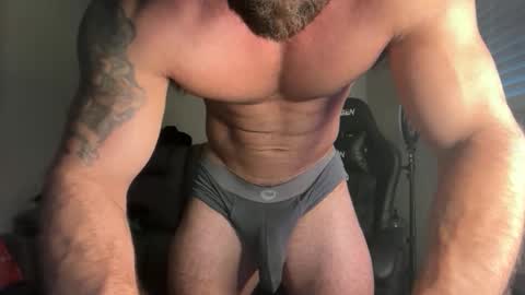 Skyler Flexes online show from May 6, 10:48 pm