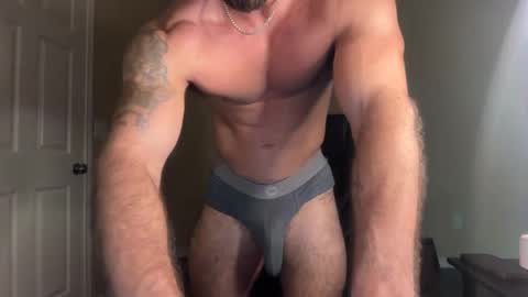 Skyler Flexes online show from August 6, 9:06 pm