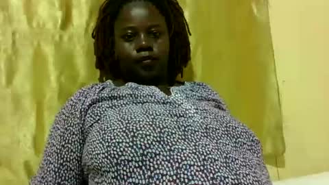 Snapshot of skyra1 chatting on December 3, 7:43 am skyra1 online show from December 3, 7:43 am