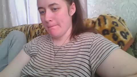 skyressie333 online show from March 25, 12:22 pm