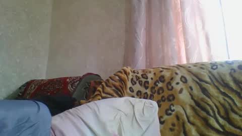 skyressie333 online show from March 31, 2:06 pm