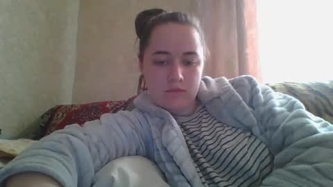 skyressie333 online show from April 6, 5:52 am