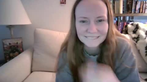 Snapshot of skywinters chatting on February 7, 10:13 pm Sky Winters online show from February 7, 10:13 pm