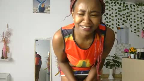 Snapshot of skyy_brown chatting on June 27, 1:10 am Bella online show from June 27, 1:10 am