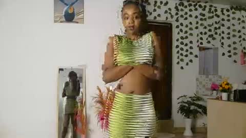 Snapshot of skyy_brown chatting on July 5, 5:25 am Bella online show from July 5, 5:25 am