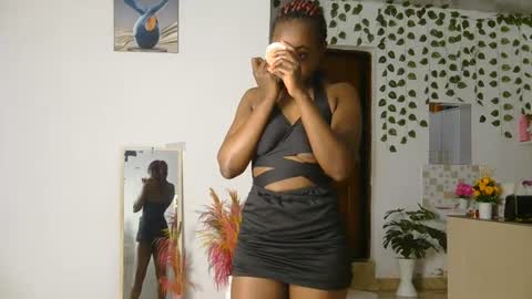 Snapshot of skyy_brown chatting on July 10, 1:10 am Bella online show from July 10, 1:10 am