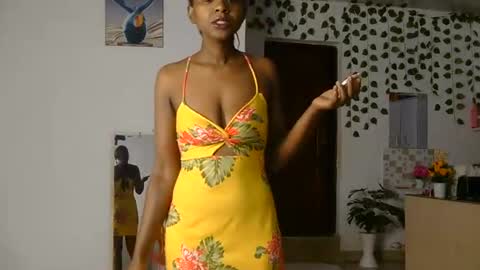 Snapshot of skyy_brown chatting on July 11, 1:08 am Bella online show from July 11, 1:08 am