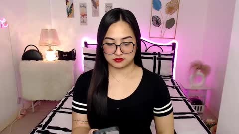 Queen Cyrine online show from February 10, 2:04 am