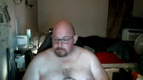 Snapshot of slavejim518 chatting on December 8, 5:18 am slavejim online show from December 8, 5:18 am