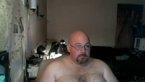 Snapshot of slavejim518 chatting on November 14, 2:10 am slavejim online show from November 14, 2:10 am